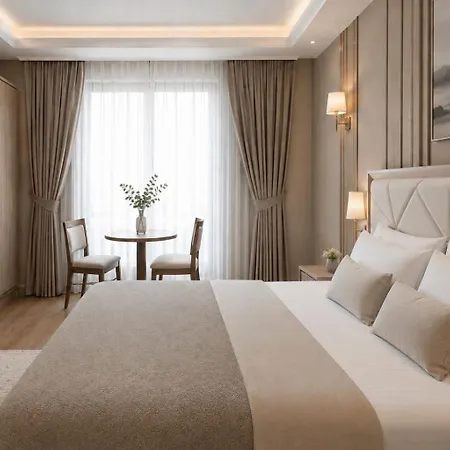Roza Taksim 3*